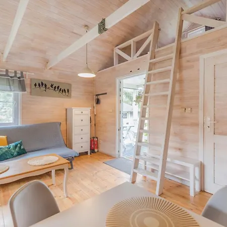 W Dolinie Wiezycy Jaktstuga Szymbark (Pomerania)