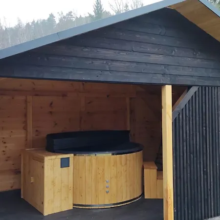 W Dolinie Wiezycy Hytte Szymbark (Pomerania)