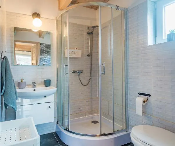 Lodge W Dolinie Wiezycy Szymbark (Pomerania)